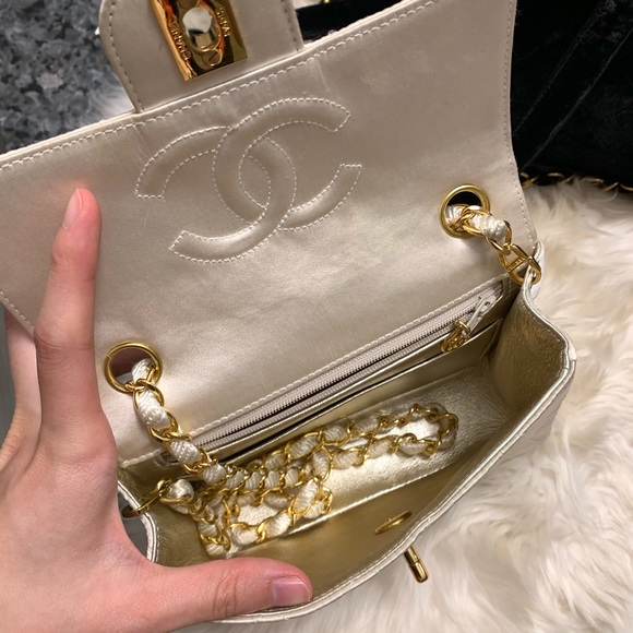Vintage Chanel 24k white satin mini square flap - Picture 14 of 16